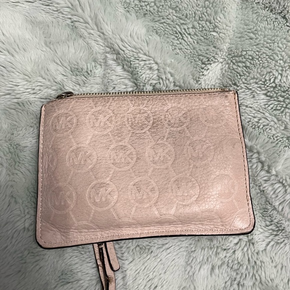 Micheal Kors Wristlet-White Leather - Picture 4 of 5